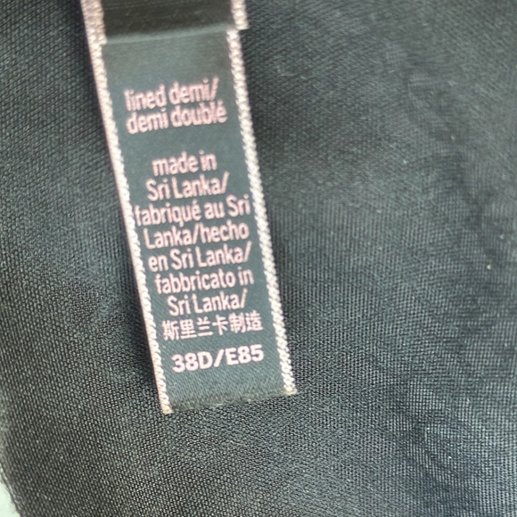 Victoria secret underwire bra - Picture 4 of 5